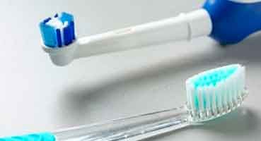 cepillo-dental-electrico-y-cepillo-dental-manual